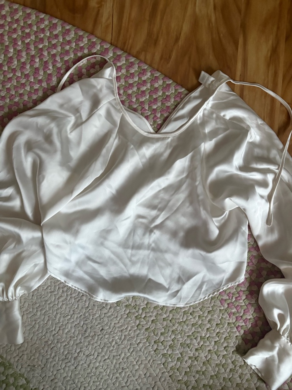 H&M White Satin V-Neck Long Sleeve Blouse